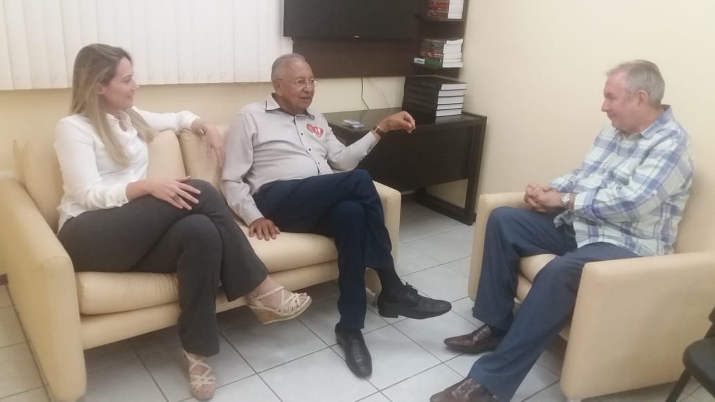 Dr. Pessoa, João Henrique e Vanessa Tapety 