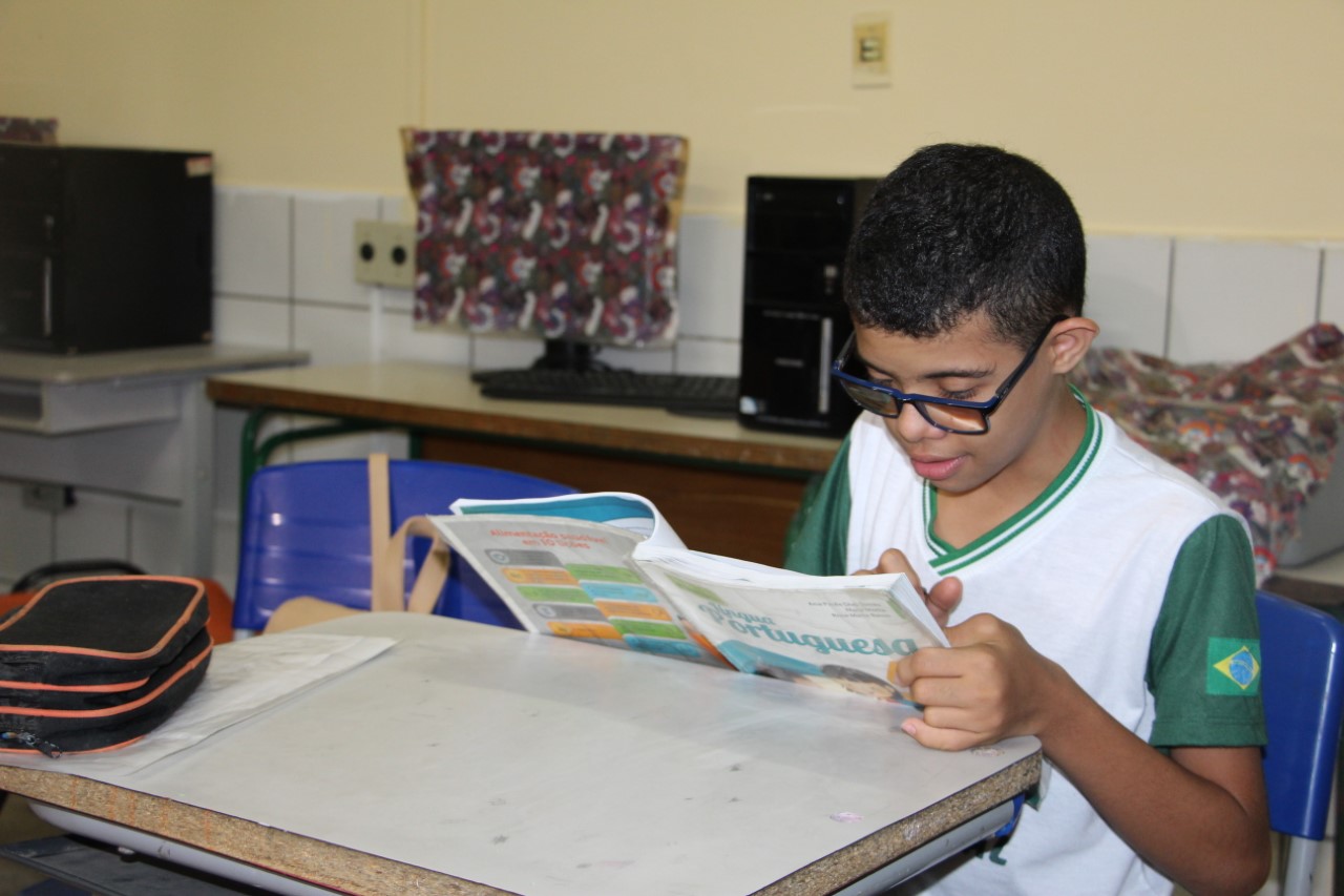 Estudante da escola Adamir Leal