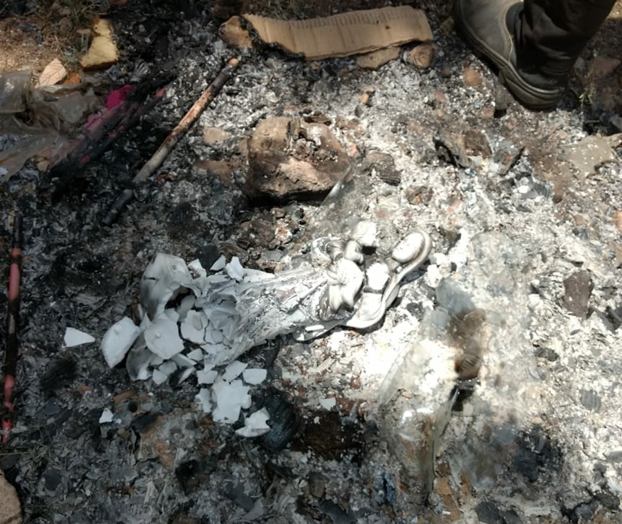 Imagem religiosa destruída