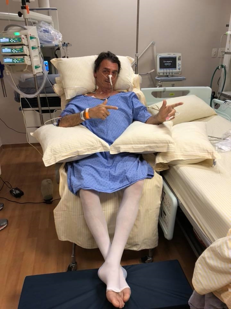 Jair Bolsonaro segue internado no Hospital Albert Einstein