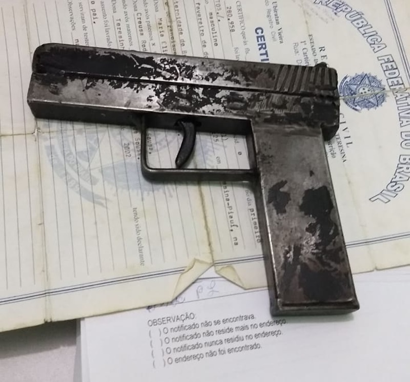 Arma caseira apreendida pela polícia
