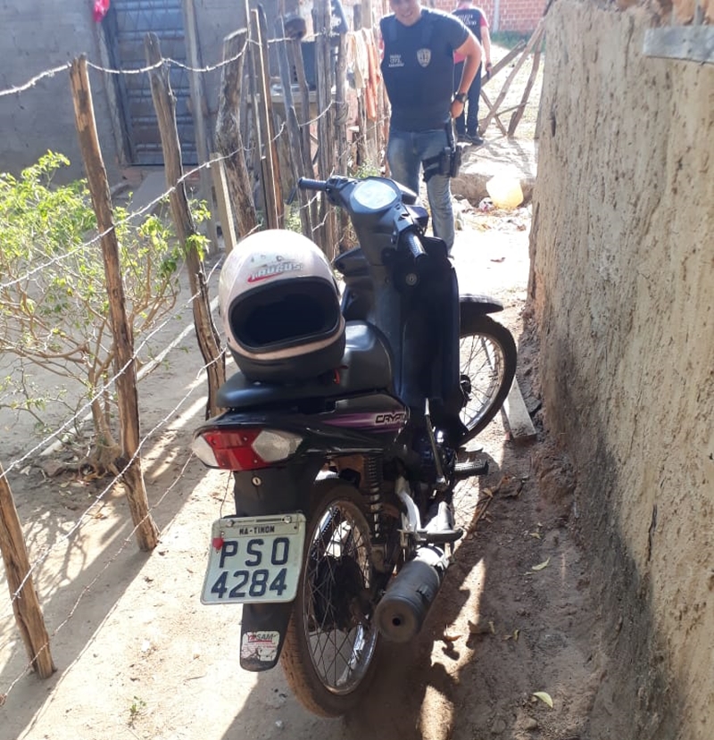 Motocicleta apreendida pela Polícia Civil