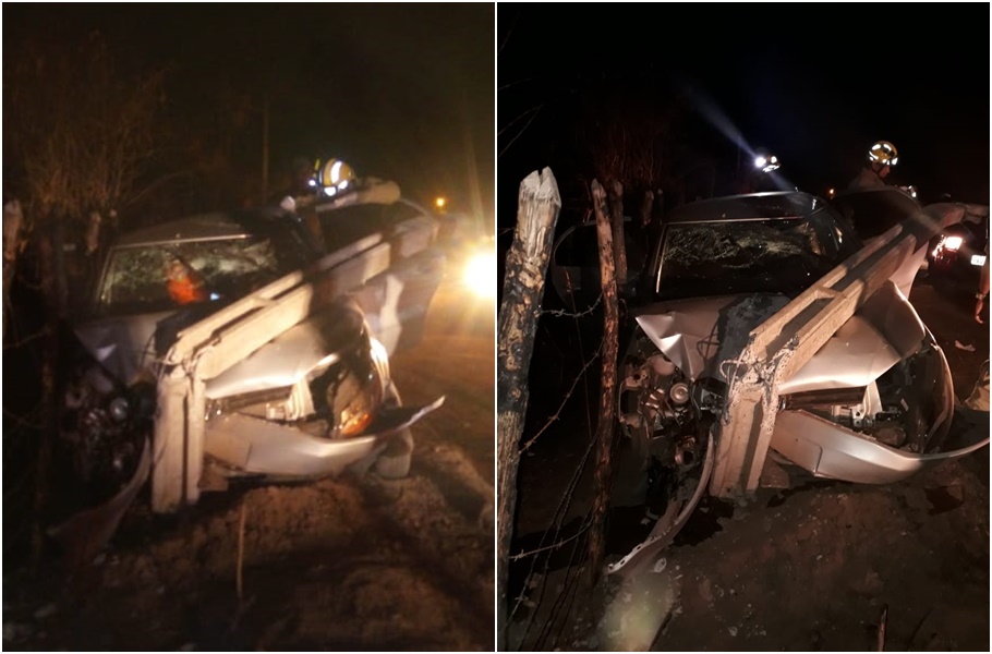 Carro ficou destruído 