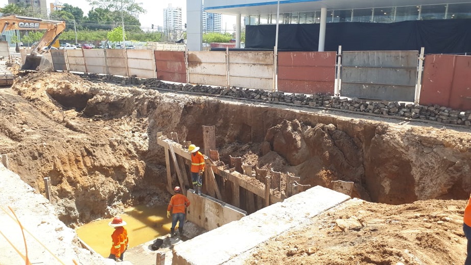 Obra interditou trecho da João XXIII