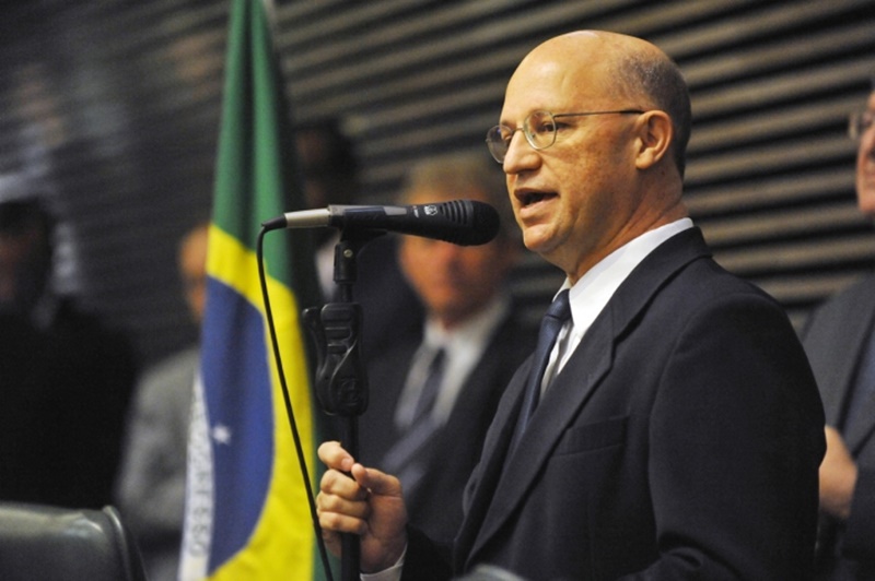 Carlos Neder
