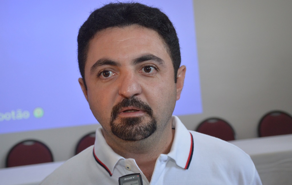 Barroso Neto, prefeito de Santa Cruz do Piauí