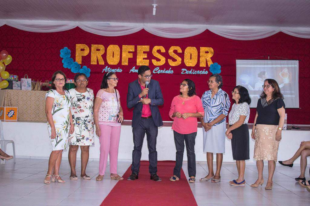 Homenagem da prefeitura de Cocal aos professores