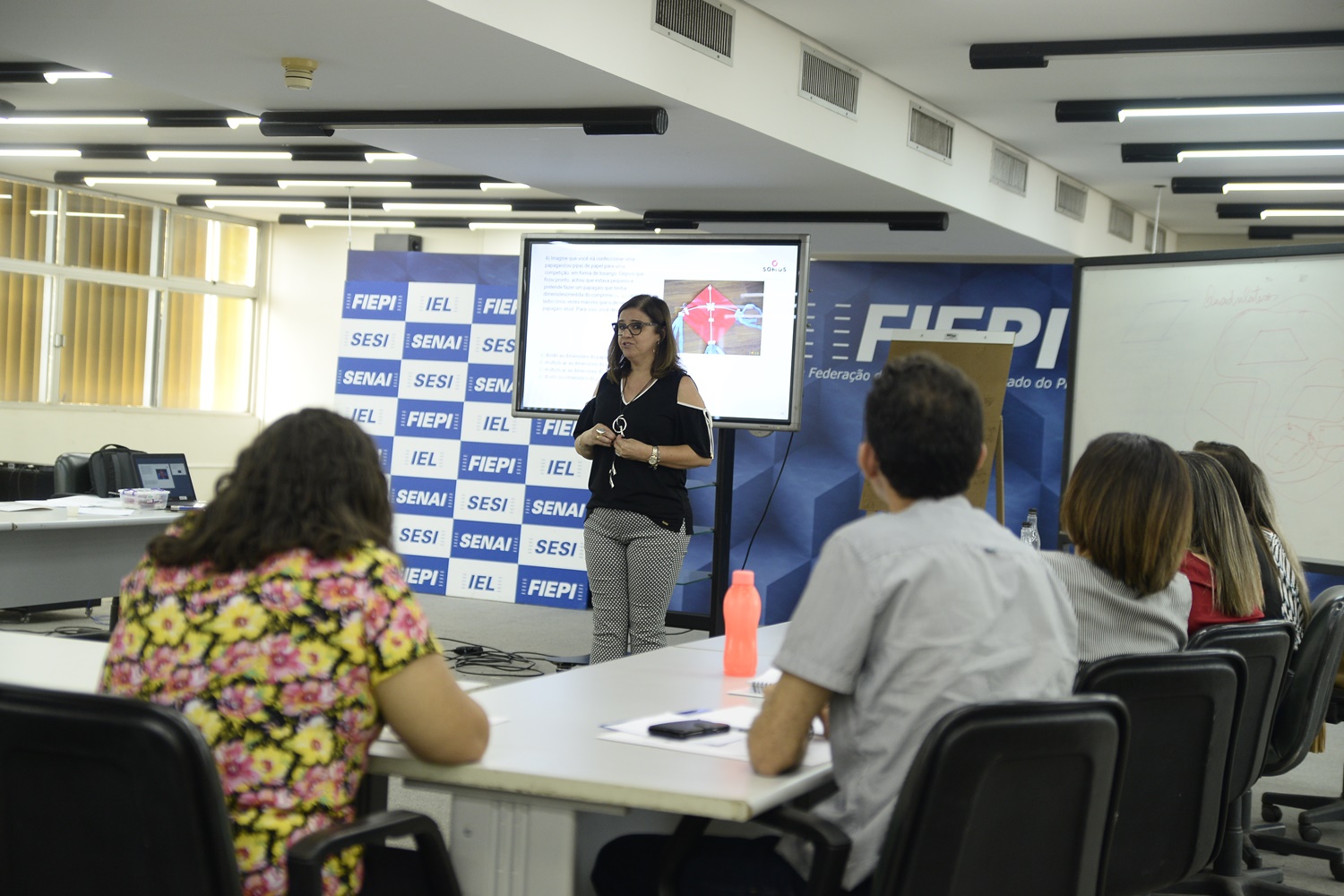Professores do SESI participam de Oficina de Matemática