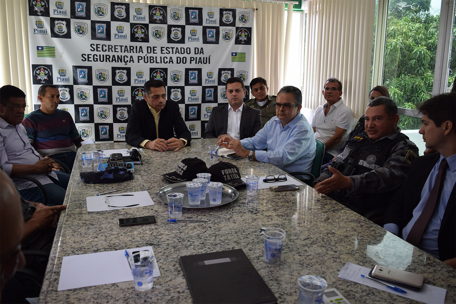Reunião entre Sindilojas e representantes da SSP-PI