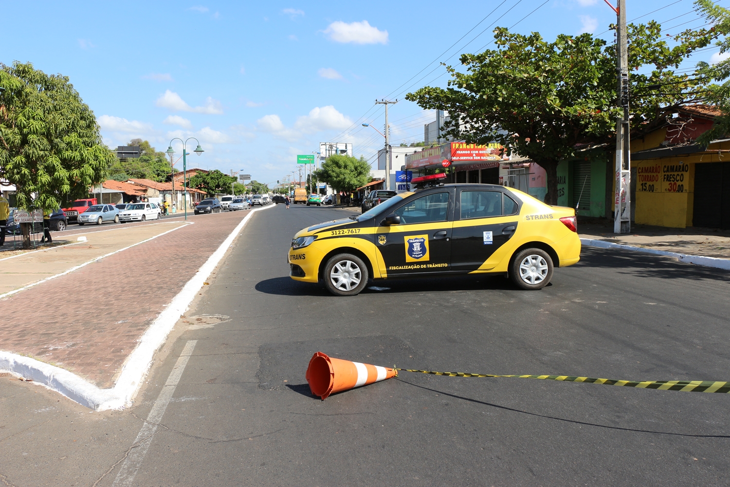 A avenida foi interditada por agentes da Strans