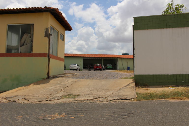 Entrada do presídio militar estadual