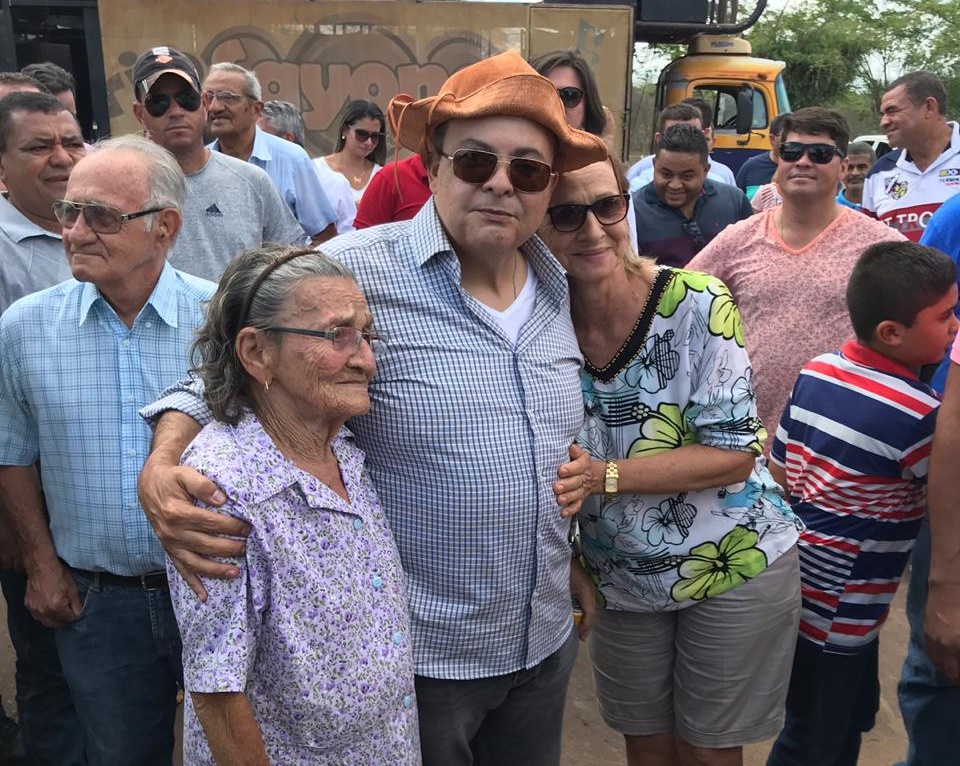 Ibaneis Rocha é recepcionado em Corrente