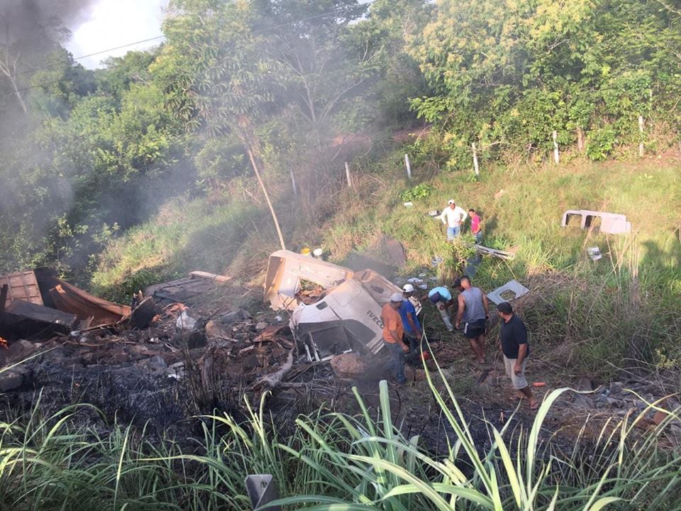 Acidente com caminhoneiro em Balsas 