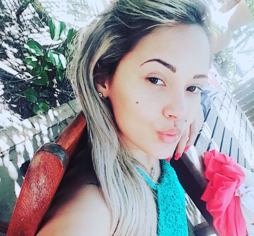 Lara Fernandes