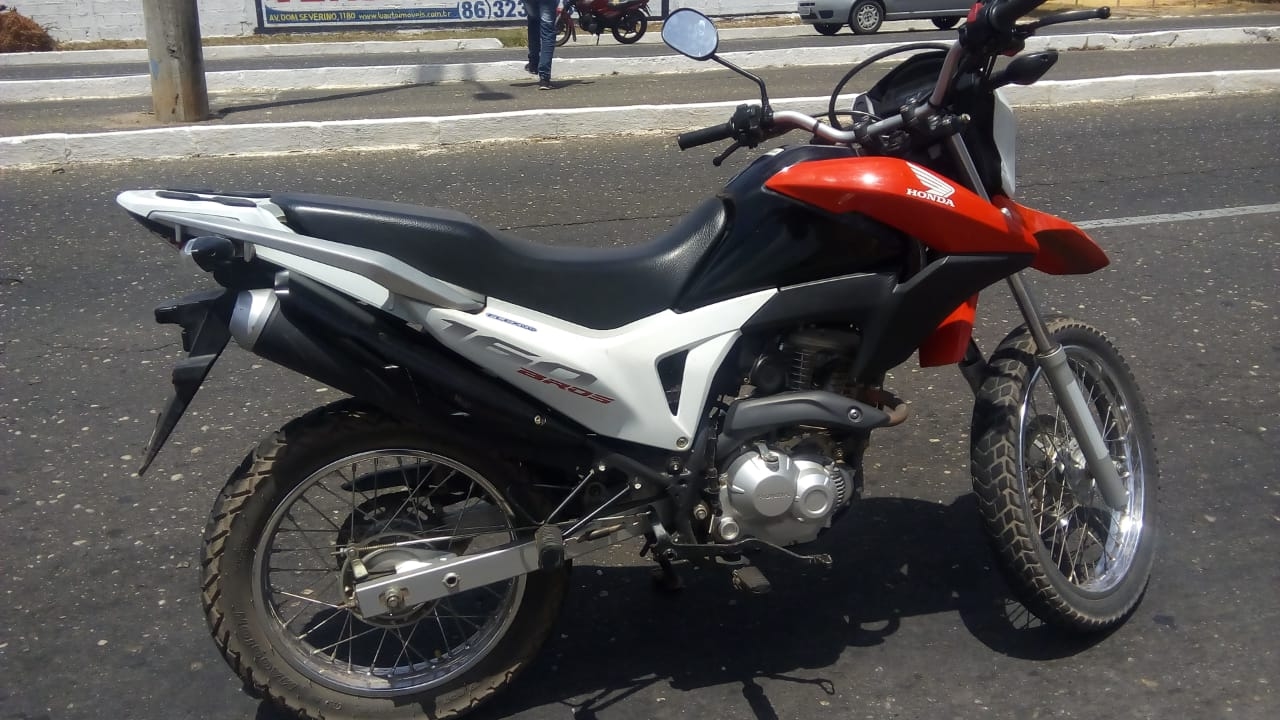 Motocicleta roubada rastreada pelo proprietário