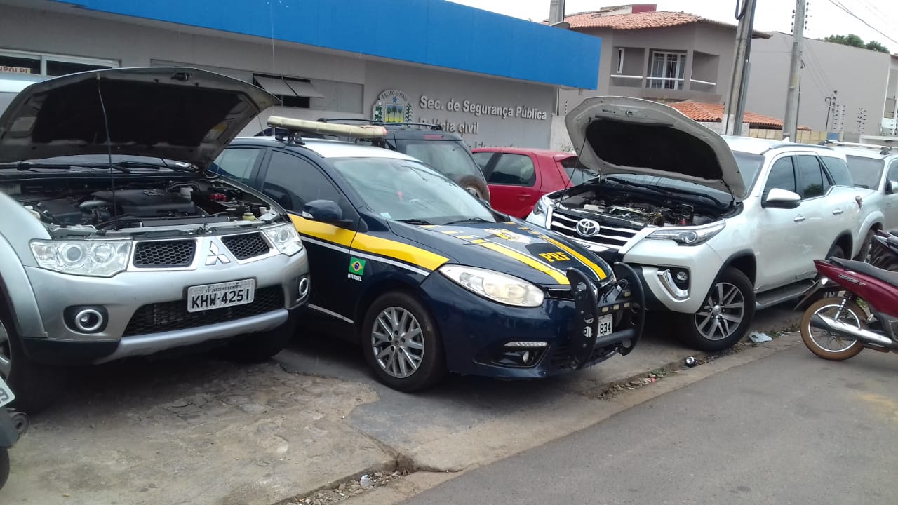 Veículos de luxo apreendidos 