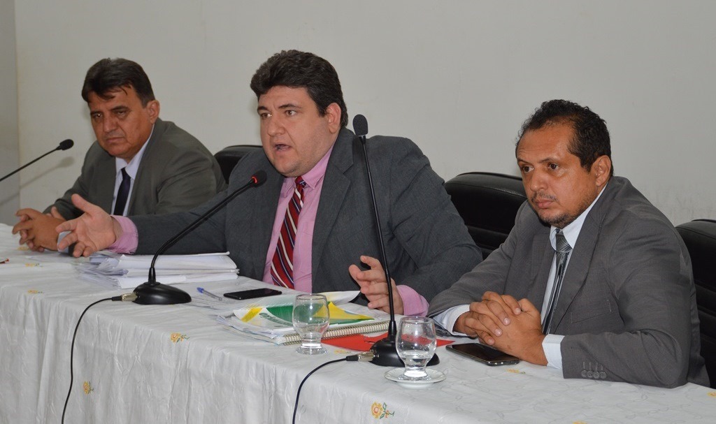 Mesa diretora convence oposição a votar projeto em segunda discussão