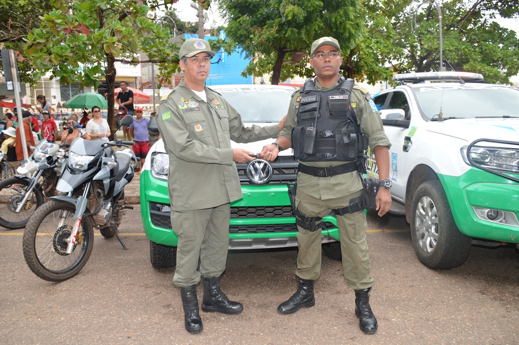 Comandante entrega chaves das viaturas