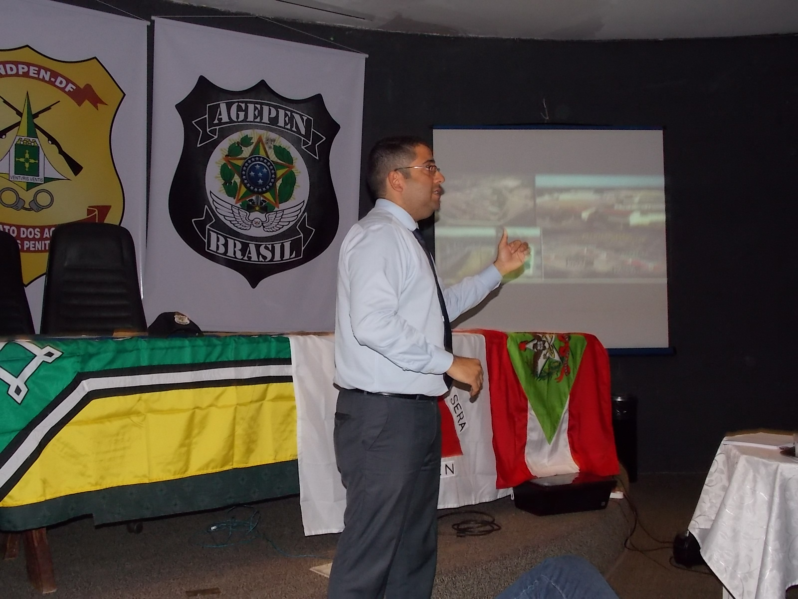 Sandro Abel palestra no Encontro Nacional da AGEPEN-BR em Brasília