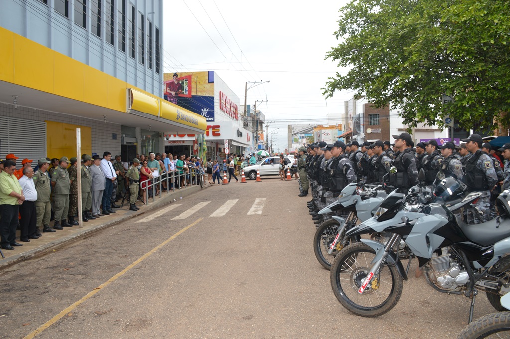 Solenidade reuniu autoridades, policiais e populares