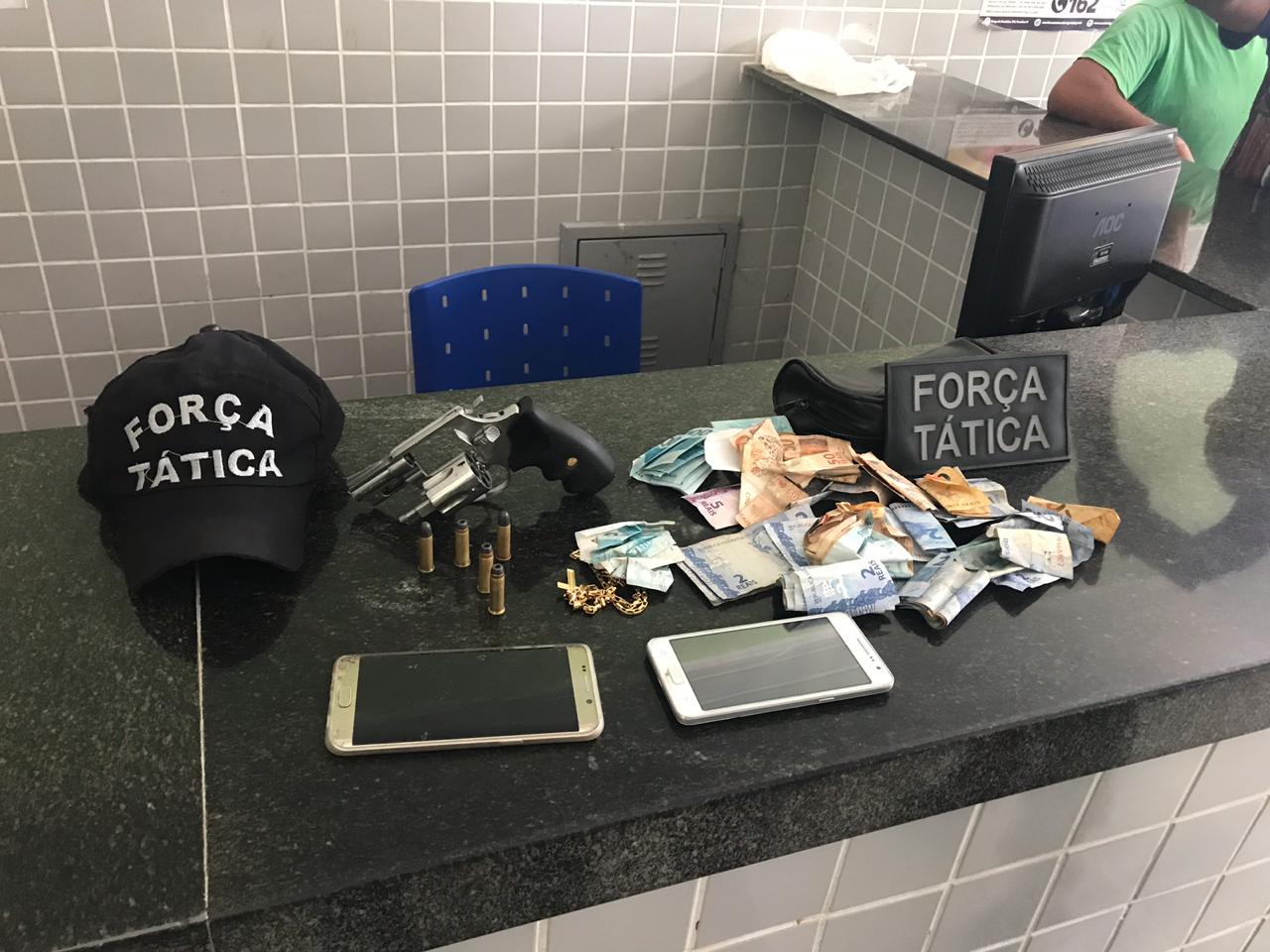 Material apreendido com o preso