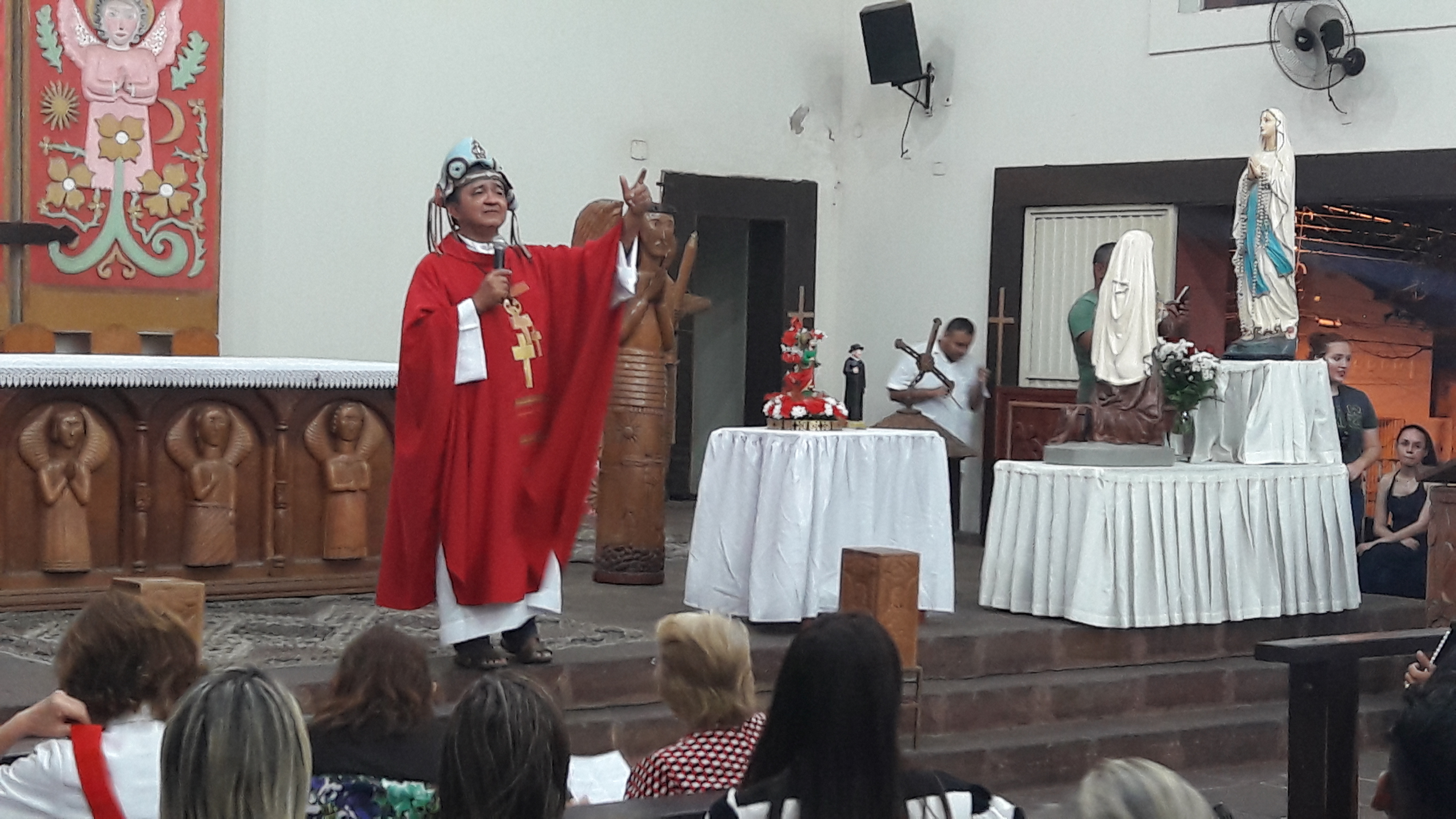 Pe. Antônio Cruz, sob o ritmo dos sanfoneiros