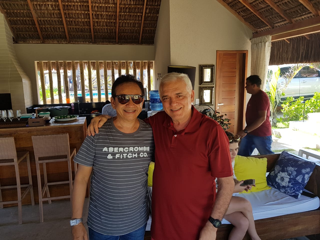 Dr. Hélio ao lado do presidente da Alepi, Themístocles Filho 