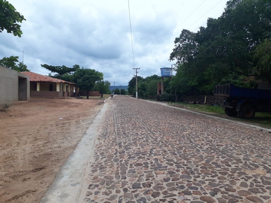 Pavimentação na comunidade Angico Branco