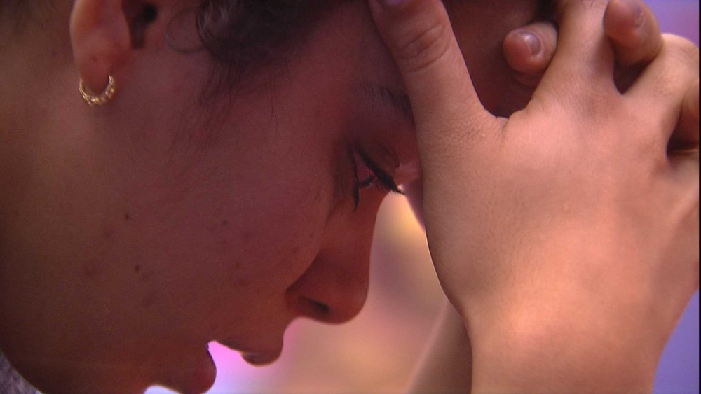 Elana Valenária chora após eliminação