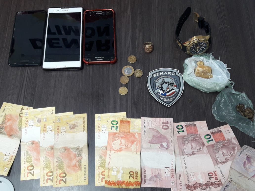 Material encontrado com a dupla