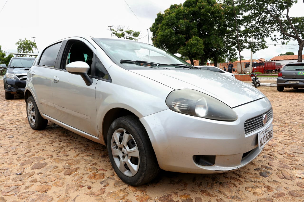 Fiat Punto localizado