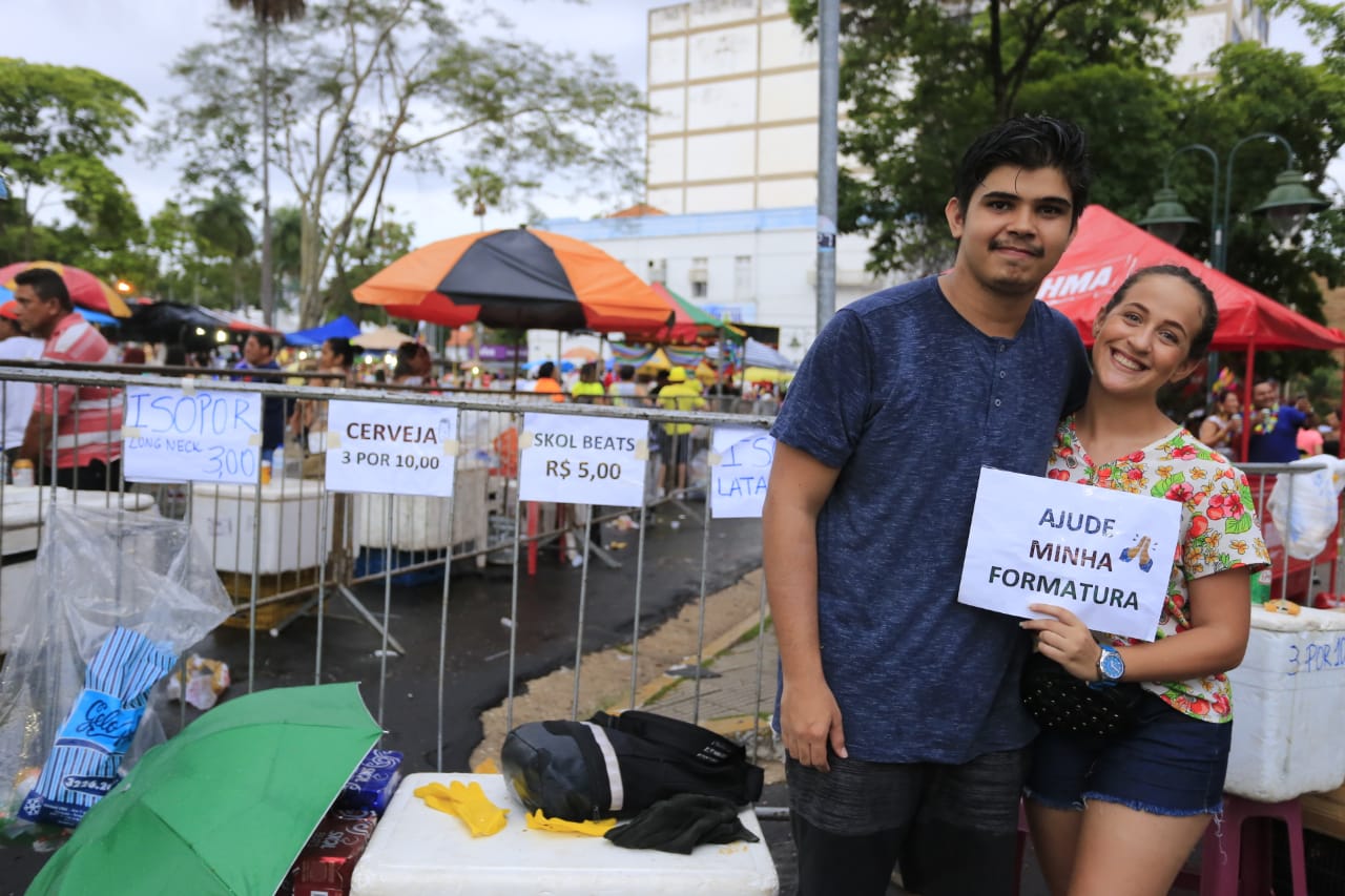 Estudante quer arrecadar dinheiro para sua formatura 