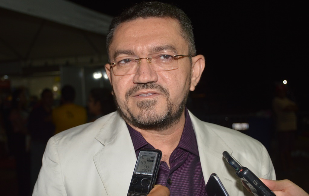 Padre Walmir admite que seu grupo pode assumir comando do PTB de Picos