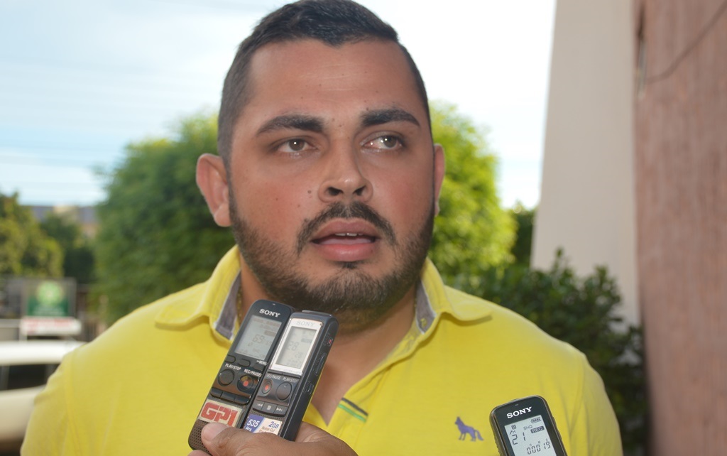 Dono de carro de som diz que faturamento caiu 80%