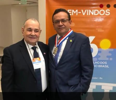 Sebastião Martins recebe homenagem do presidente do TJ da Bahia