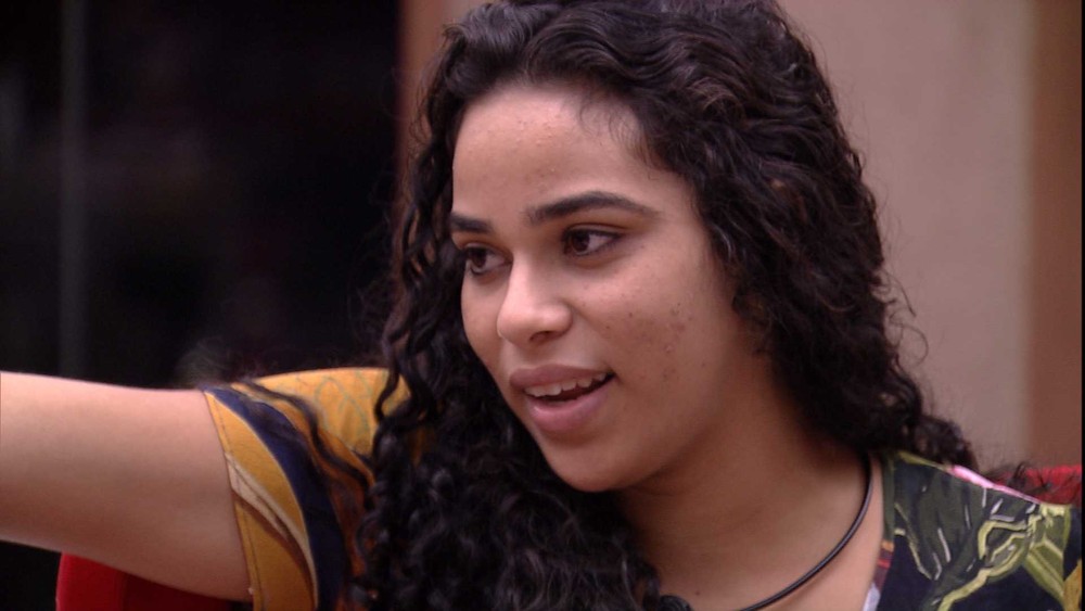 Elana lembra votação do Paredão Quádruplo