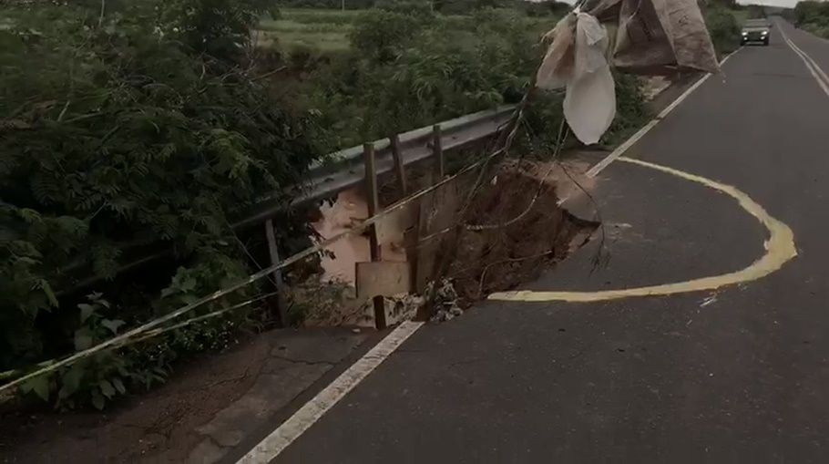 Cratera em Canto do Buriti