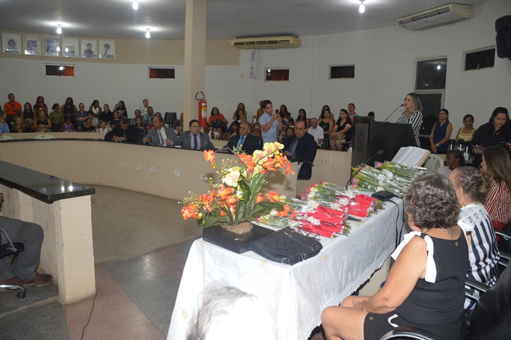 Sessão solene pela passagem do Dia da Mulher