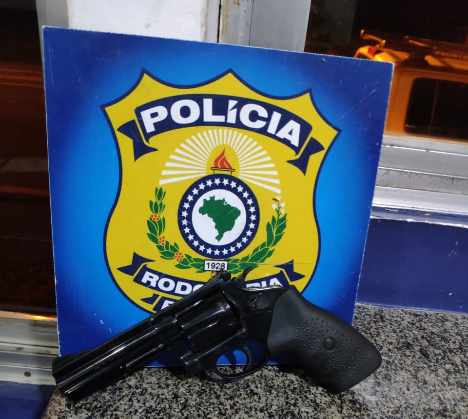 Arma de fogo apreendida pela PRF