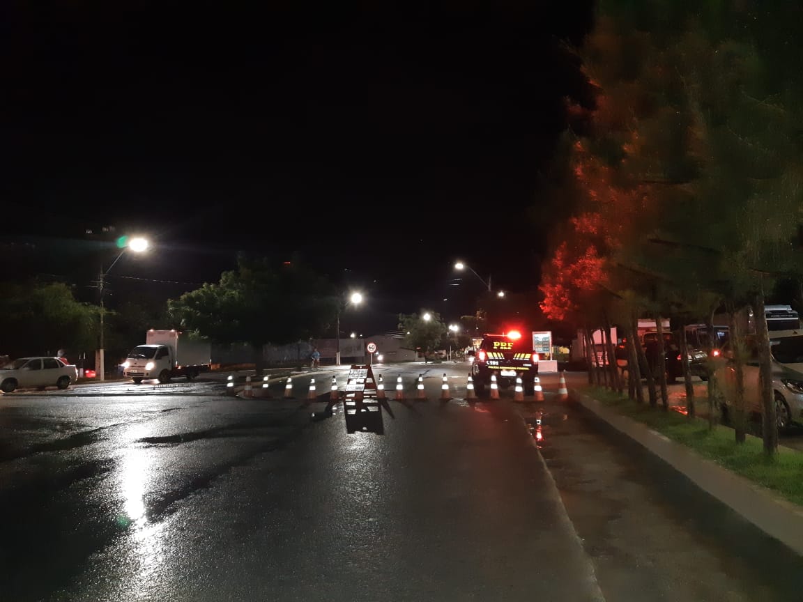 Trecho bloqueado na Avenida Pinheiro Machado