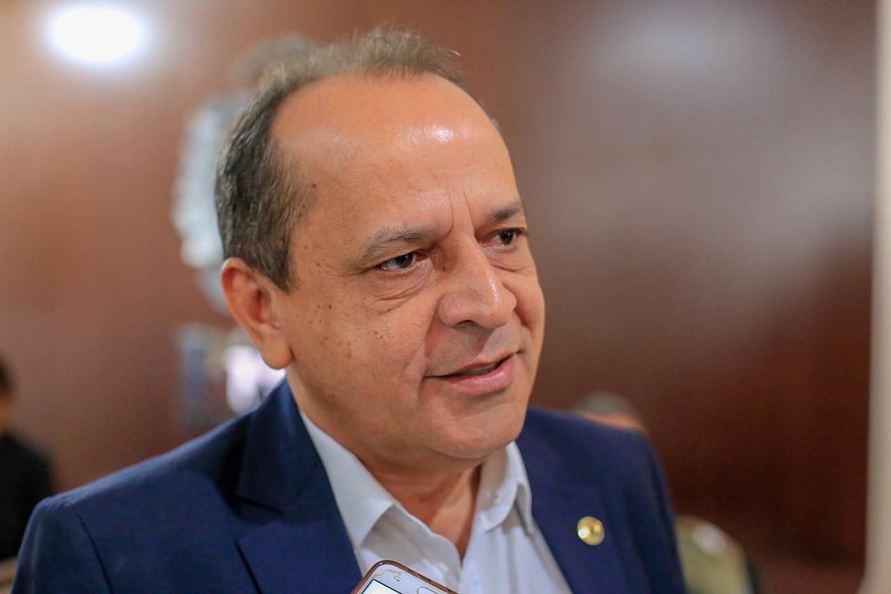 Deputado estadual Hélio Isaías