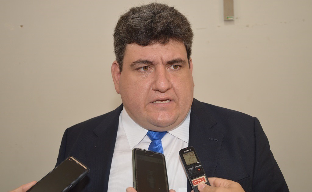 Hugo Victor diz que Câmara ainda não foi notificada da decisão do TJ