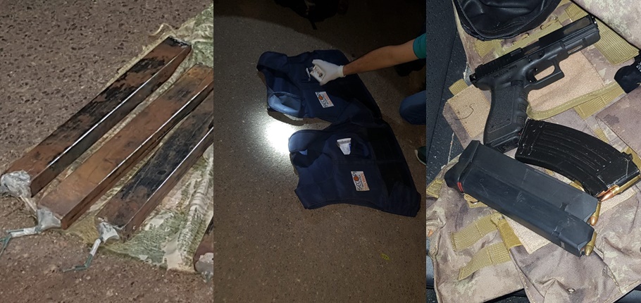 Parte de material encontrado dentro do veículo dos assaltantes