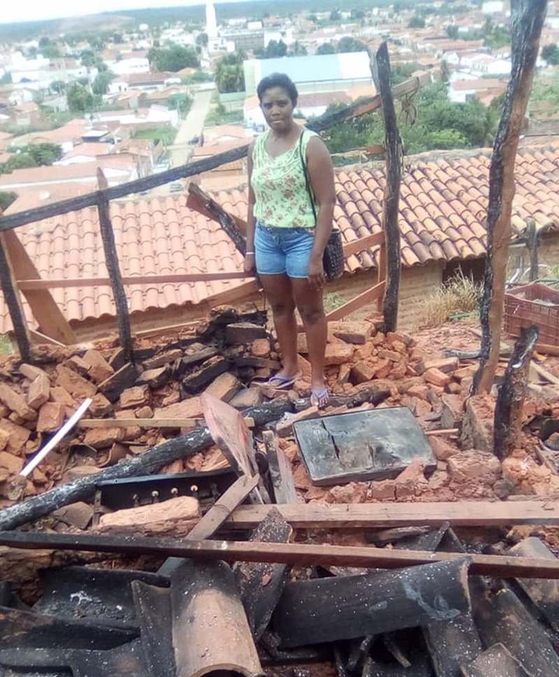 Anisia Maria de Sousa teve casa incendiada 