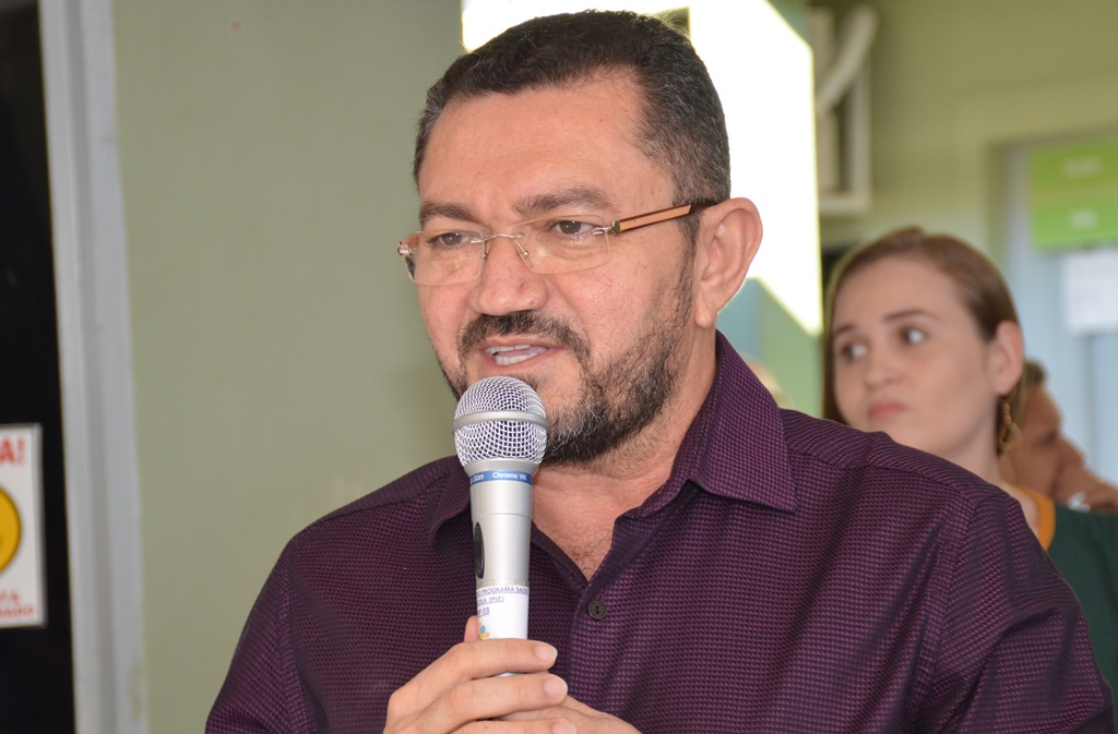 Padre Walmir elogia trabalho de Dr. Júnior na Saúde