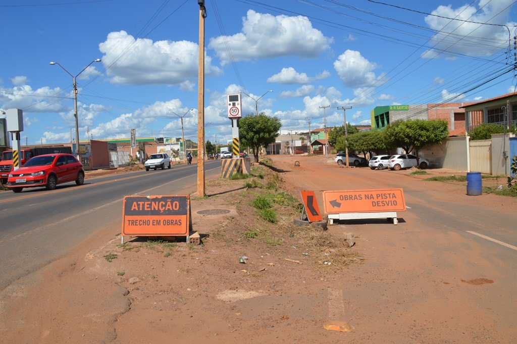 Obras de drenagem se arrastam há mais de um ano