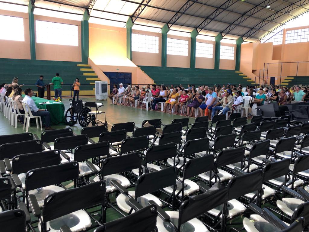 Entrega de equipamentos ortopédicos em Esperantina