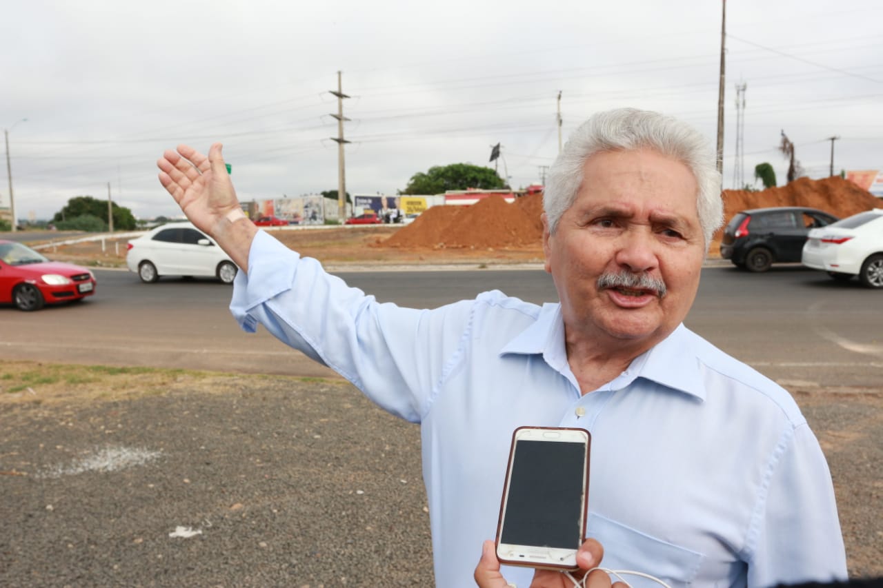 Elmano Férrer visita obras do viaduto do Balão do Peixe 