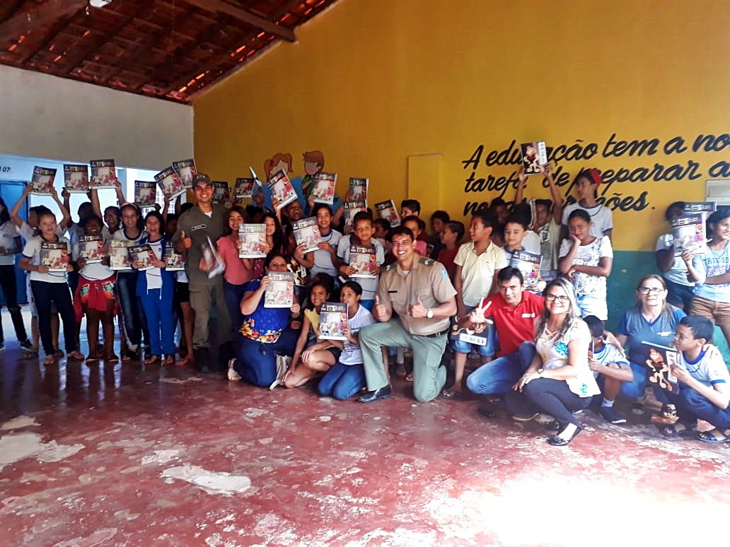 Escola de Altos recebe ações de resistência às drogas da Polícia Militar