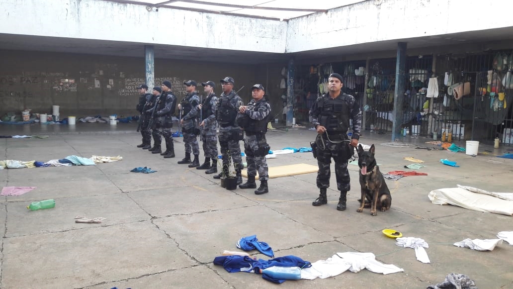 Policiais que participaram da ação